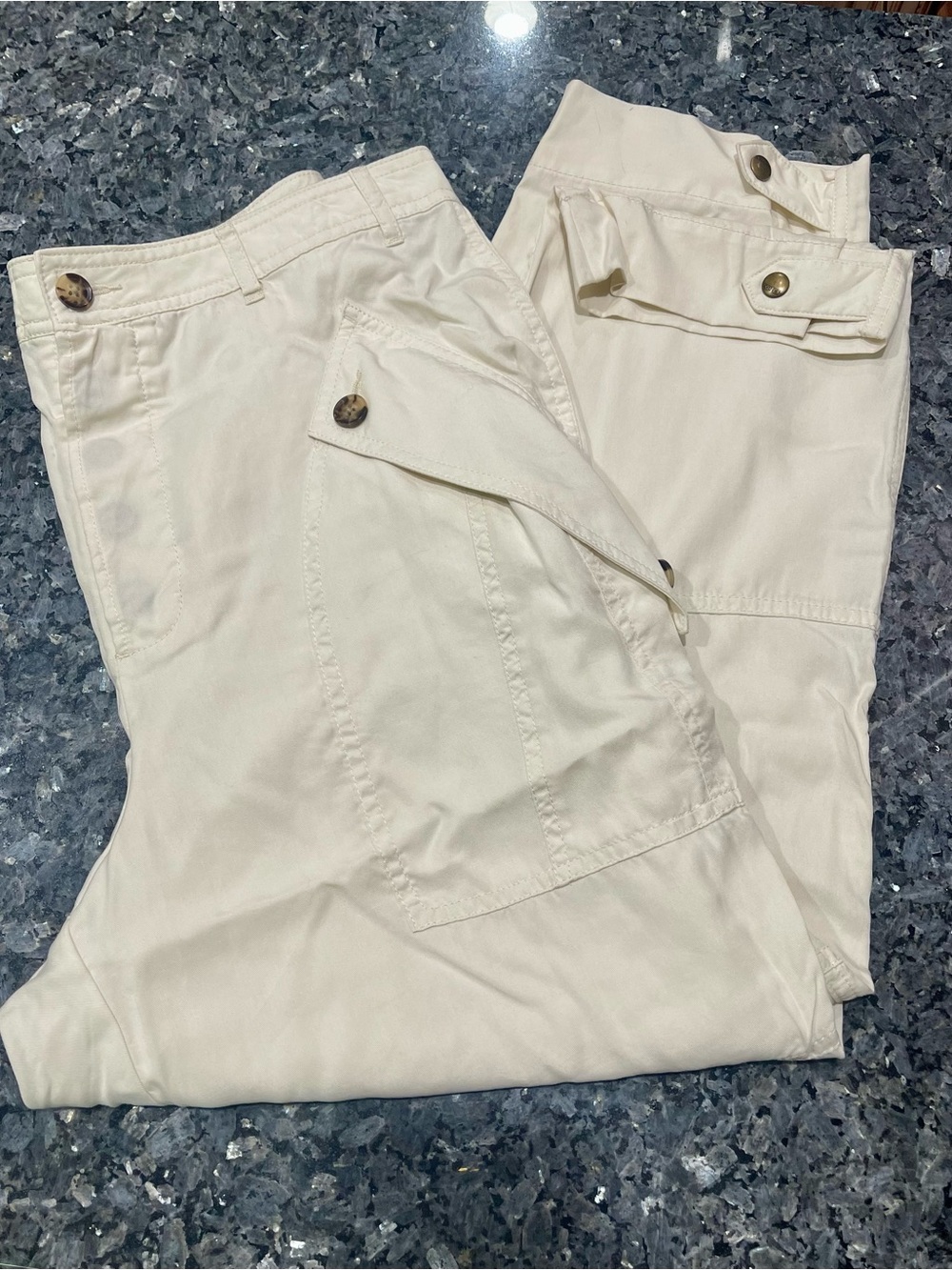 Express Women's Off White Cargo Style Ankle Pants Size 12 NWT